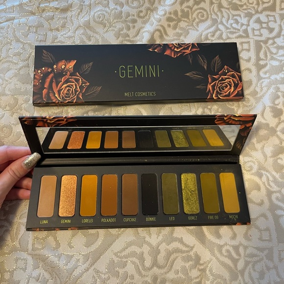 Melt Gemini Eyeshadow Palette - Picture 4 of 10